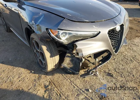 2022 Alfa Romeo Stelvio Ti Awd z USA, uszkodzony, nr VIN ZASPAKBN0N7D37161